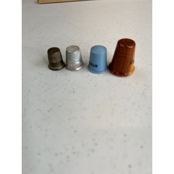 Vintage Thimble Metallic Plastic Wooden Collection Sewing Thimble - Lot of‎ 4 - Picture 1 of 14